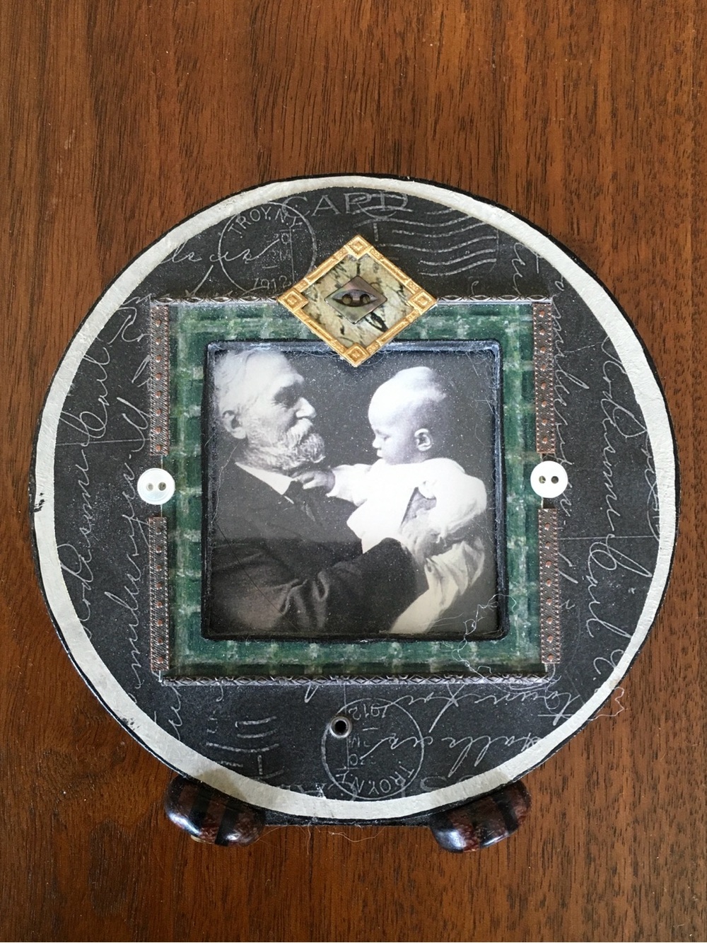 Vintage 90’s Artisan Crafted Round Picture Frame with Green and Black Accents